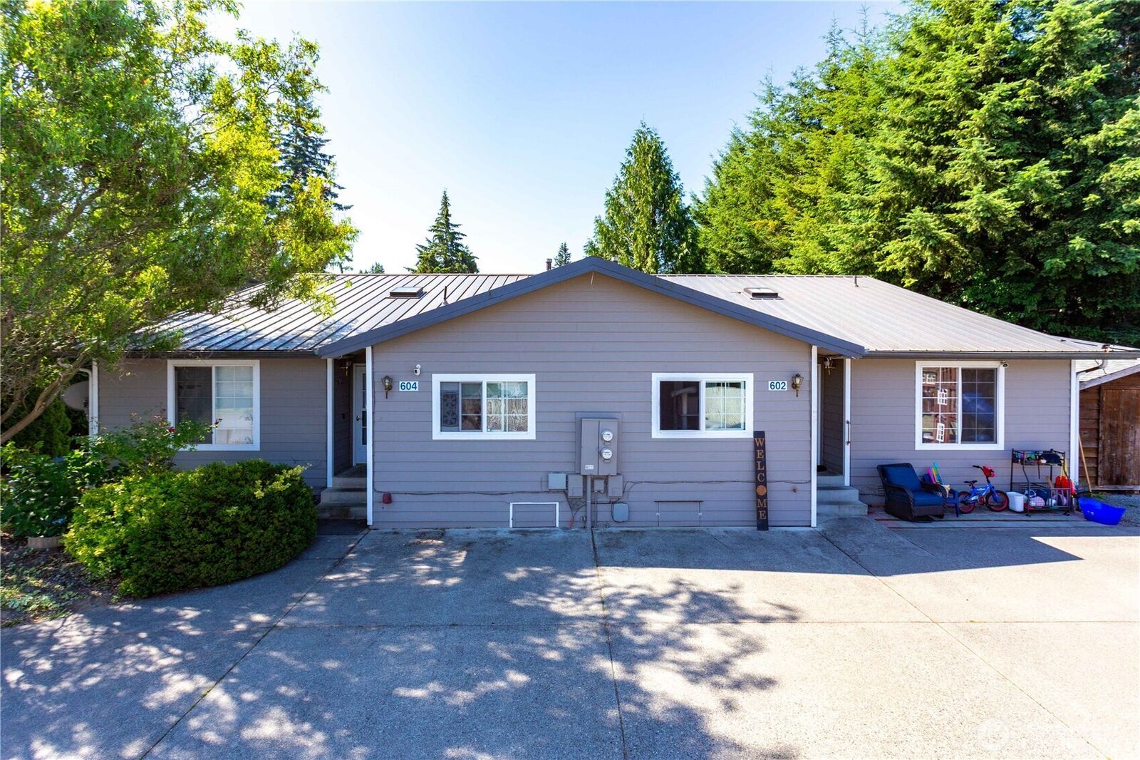 Property Photo: 602 604 Redwood Lane WA 98284