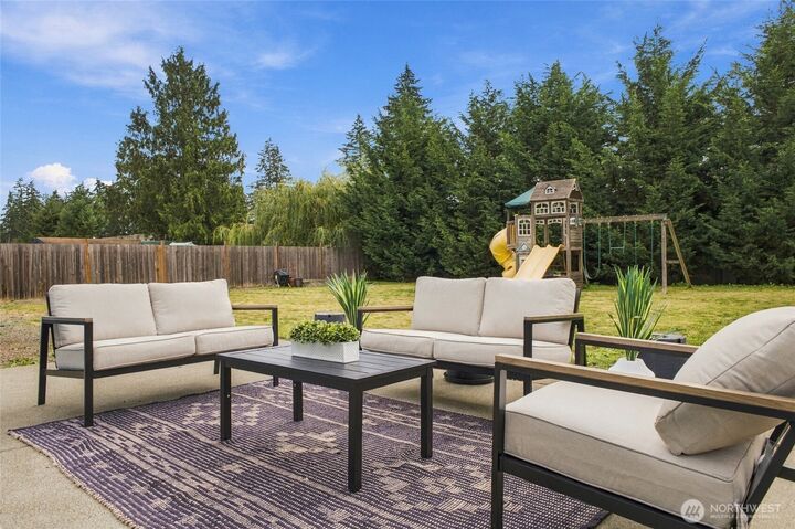 Property Photo: 17401 SE 264th Street WA 98042