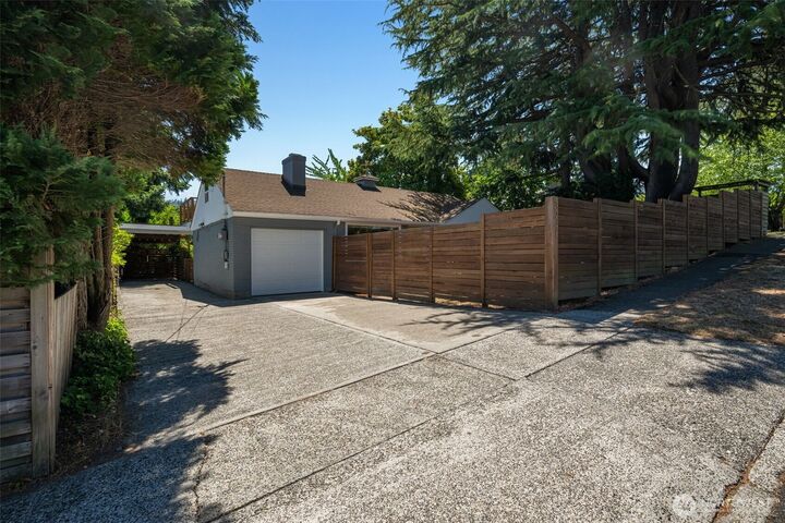 Property Photo:  3741 SW 106th Street  WA 98146 