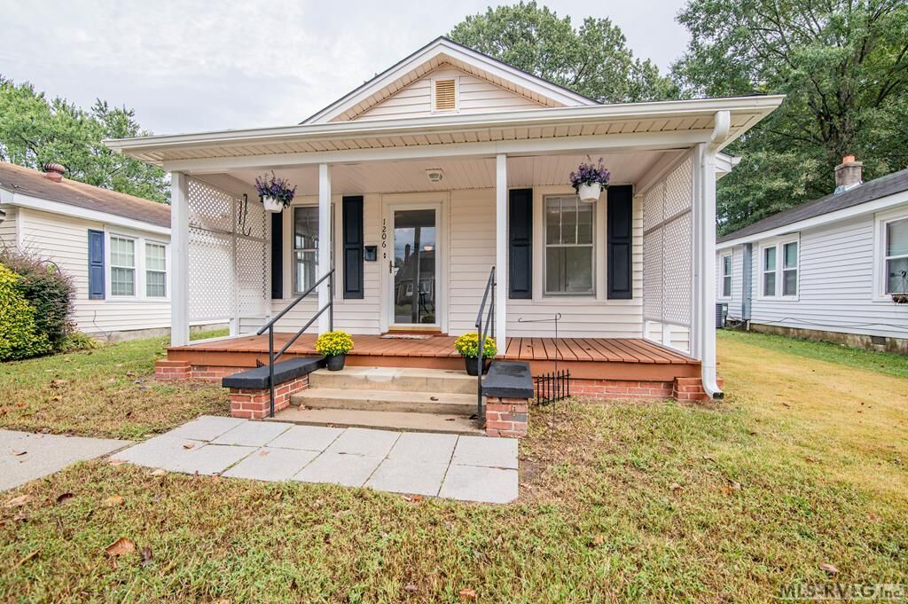 Property Photo:  1206 Hamilton St.  NC 27870 