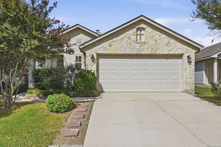 Property Photo: 10408 Ancient Anchor TX 78245