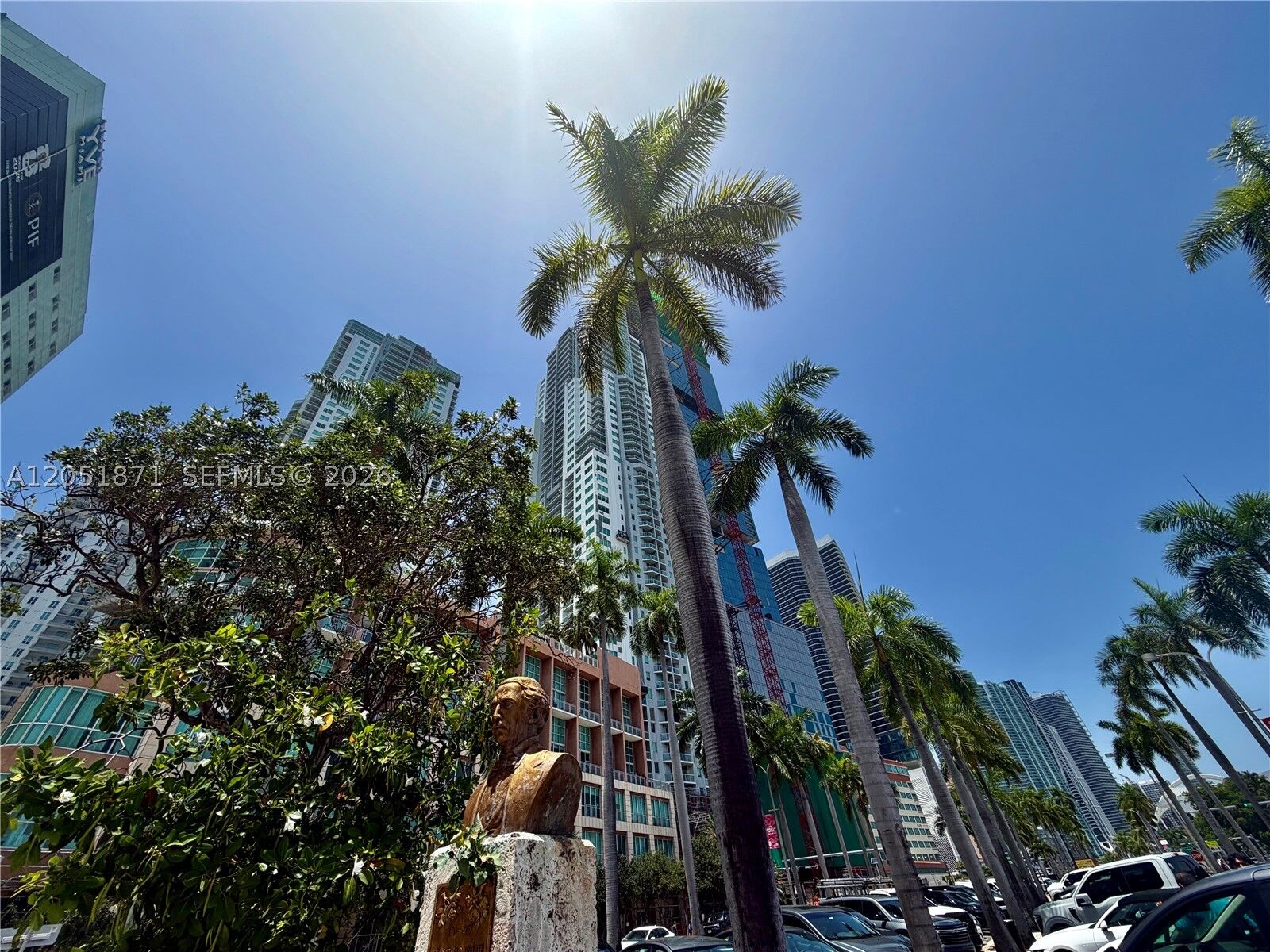 Property Photo:  253 NE 2nd St 3907  FL 33132 