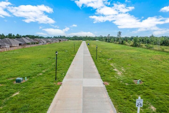 Property Photo: Lakewood Pointe (12) Lane LA 70605
