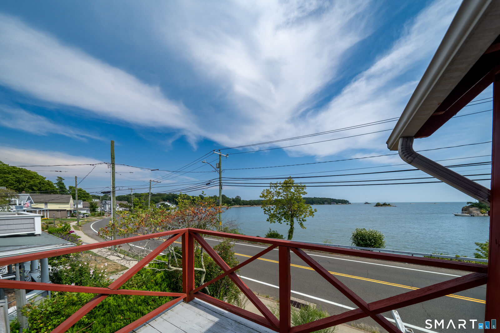 Property Photo:  198-200 Shore Drive 2  CT 06405 