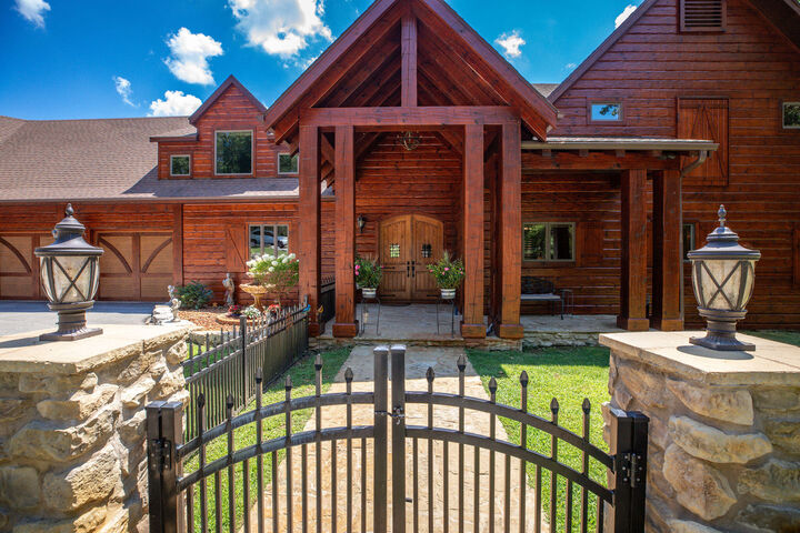 Property Photo: 1517 Lake Bluff Drive MO 65737