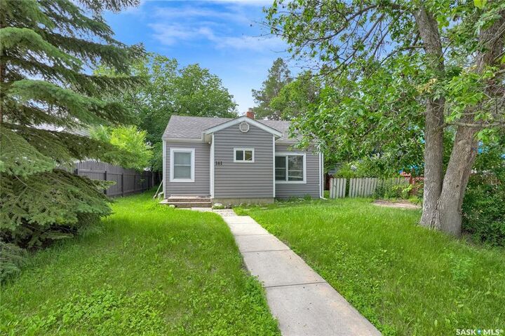 161 Lillooet Street E — photo 1