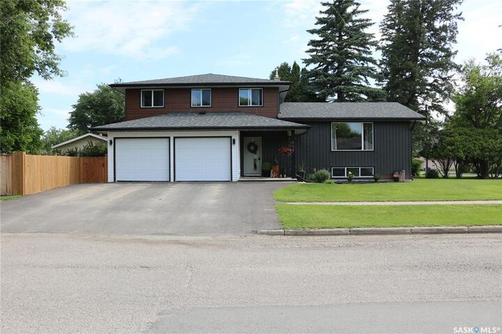 608 Windover Avenue — photo 1