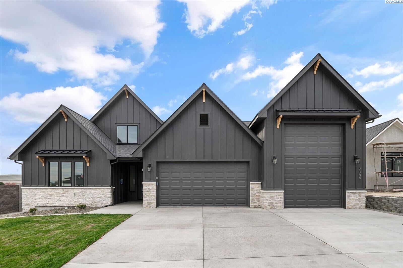 Property Photo: 2385 Waterhill Ave. WA 99352