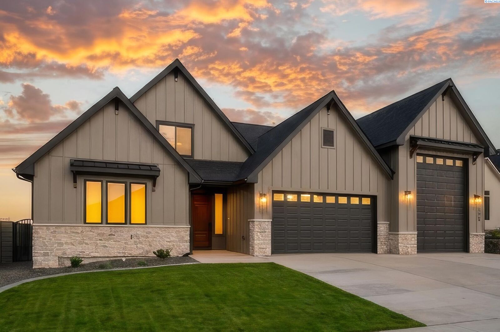 Property Photo: 2385 Waterhill Ave. WA 99352