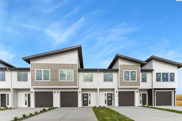 Property Photo:  4433 Road 114  WA 99301 