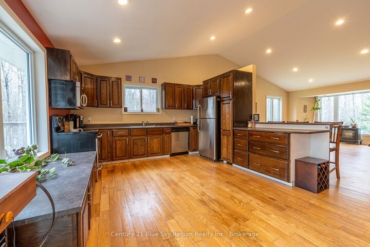 Property Photo: 1518 Pinecreek Road S ON P0H 1H0