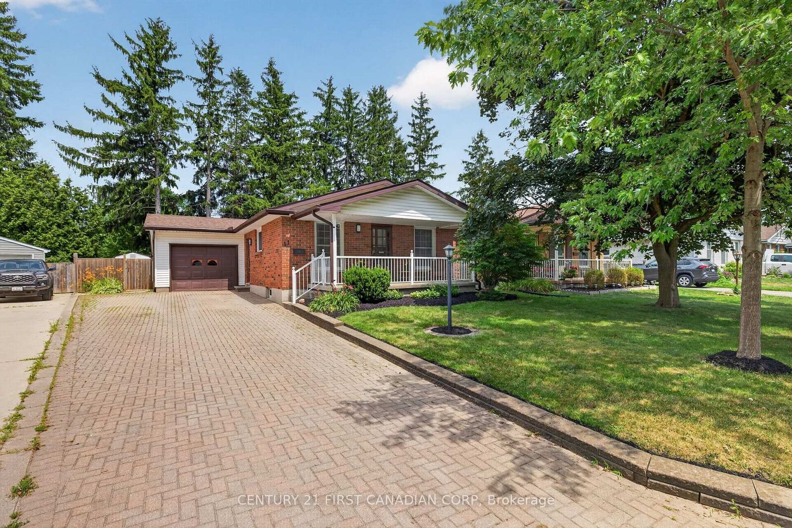 Property Photo:  11 Cornell Crescent  ON N5V 1N2 