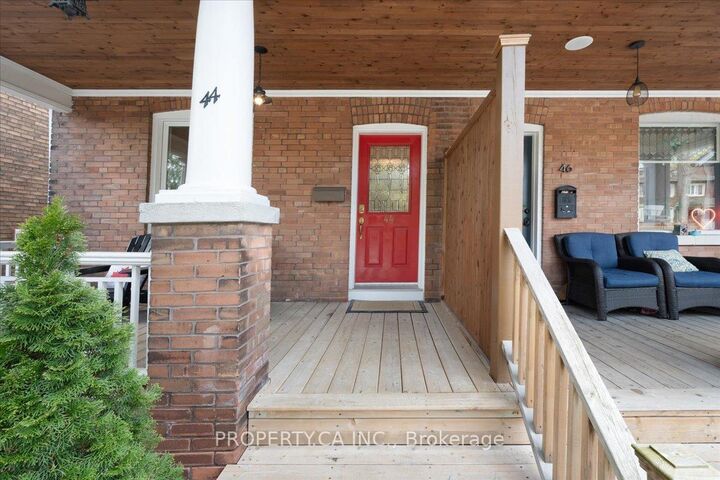 Property Photo:  44 Beach View Crescent  ON M4E 2L5 