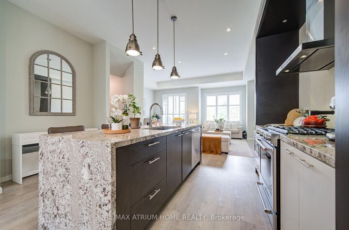 Property Photo:  20 Genuine Lane W 29  ON L4B 0E5 