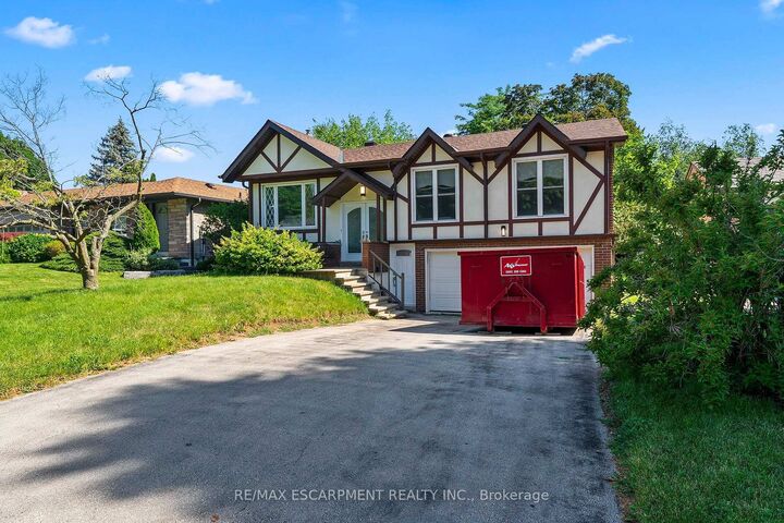 Property Photo: 2506 Yarmouth Crescent ON L6L 2M8