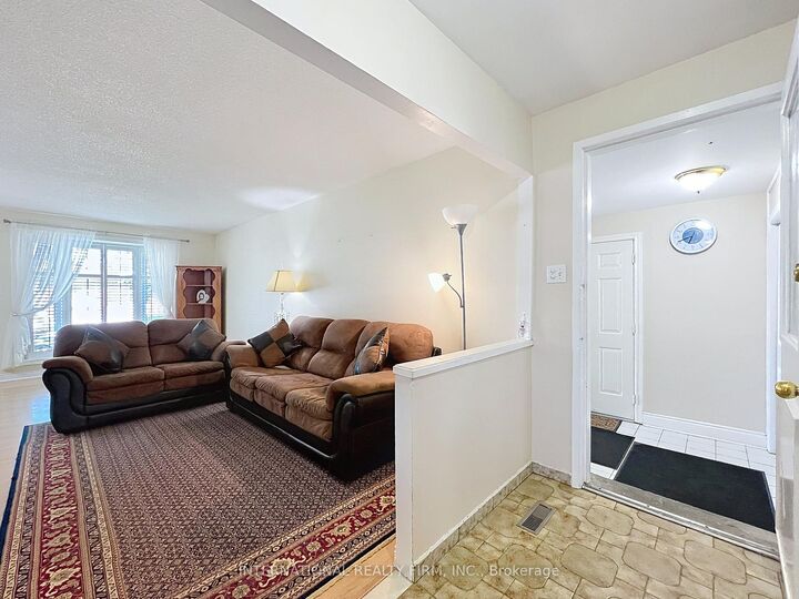 Property Photo: 3602 Dunrankin Drive ON L4T 1V9