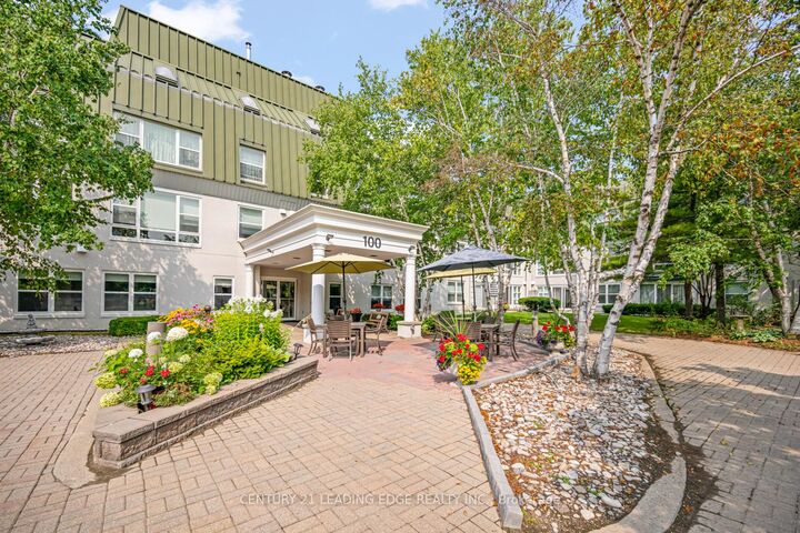 Property Photo:  100 Anna Russell Way Ph2  ON L3R 6C7 