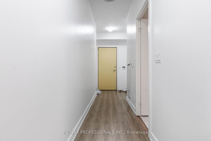 Property Photo: 30 Nelson Street 325 ON M5V 0H5