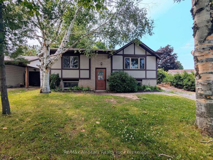 Property Photo: 1886 Croftdale Crescent ON K9K 1J8