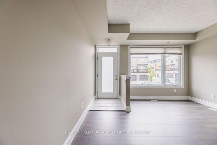 Property Photo: 535 Ozawa Private ON K1K 4Z8