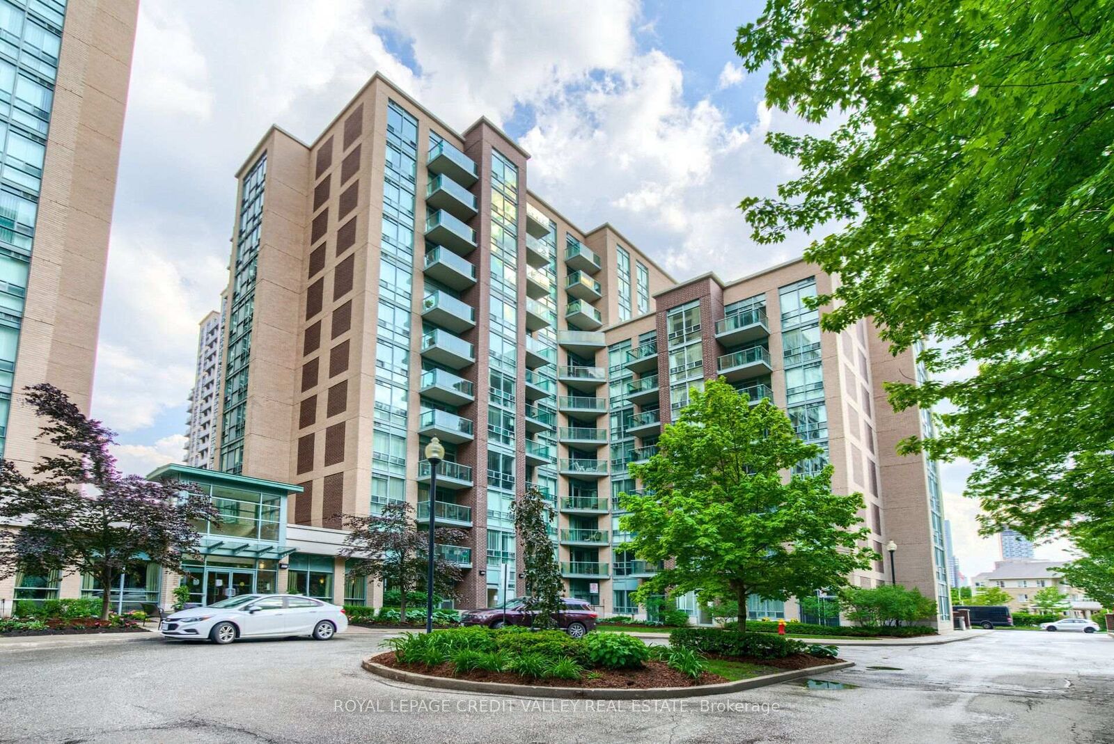 Property Photo: 9 Michael Power Place 902 ON M9A 0A5