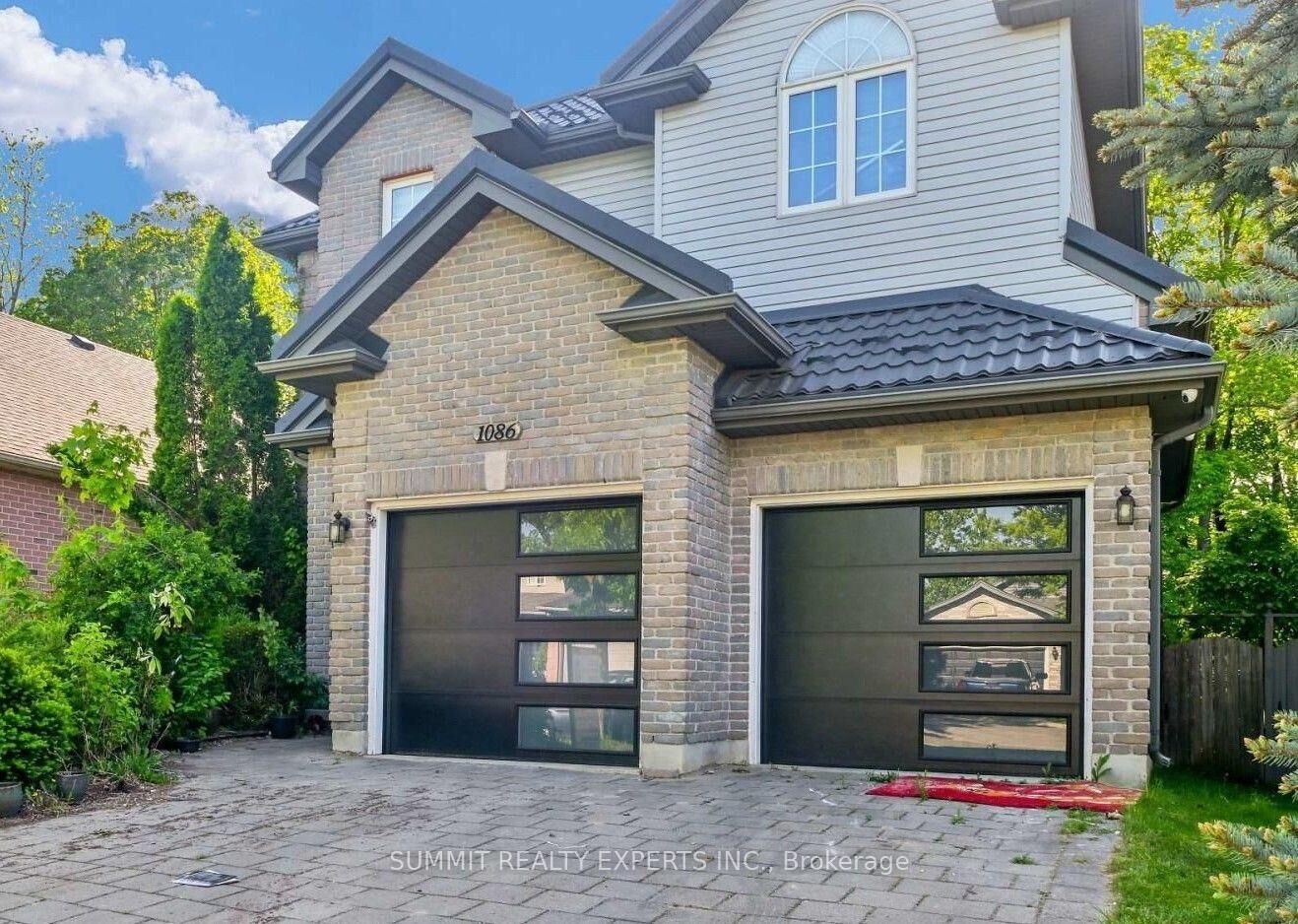 Property Photo:  1086 Shelborne Place S  ON N5Z 5C1 