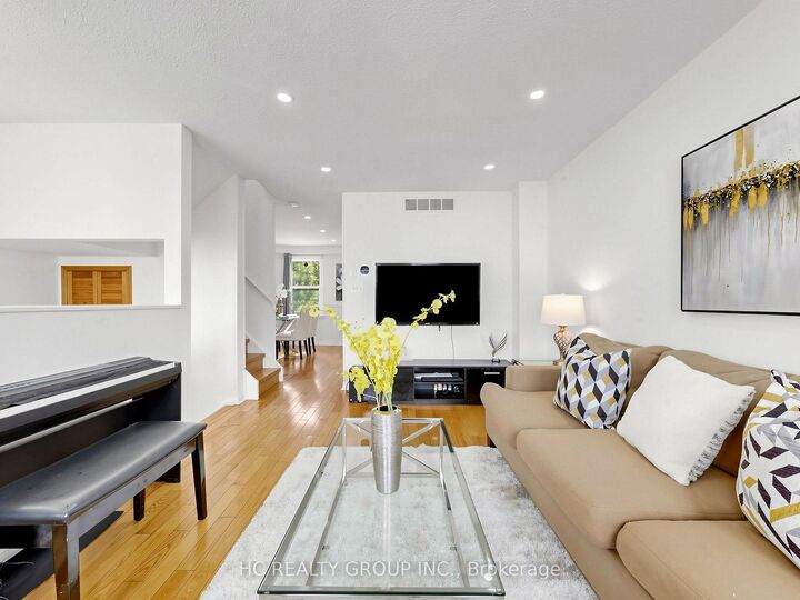 Property Photo: 1742 John Street 36 ON L3T 1Y9