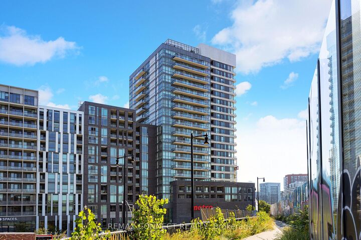 Property Photo:  20 Minowan Miikan Lane 1127  ON M6J 0E5 