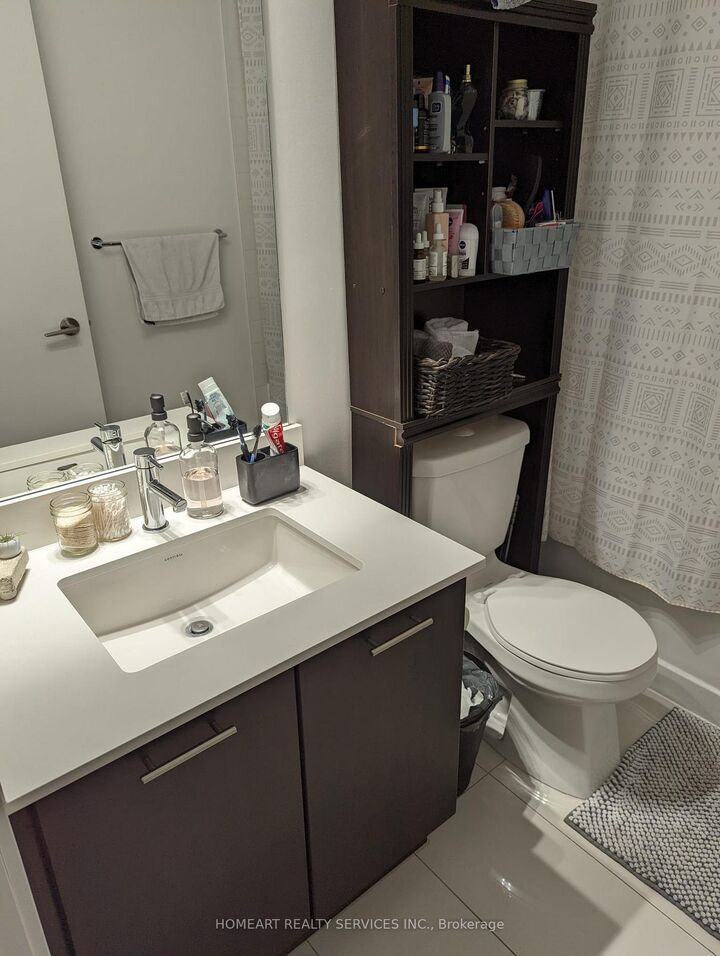 Property Photo:  50 Bruyeres Mews 508  ON M5V 0H8 