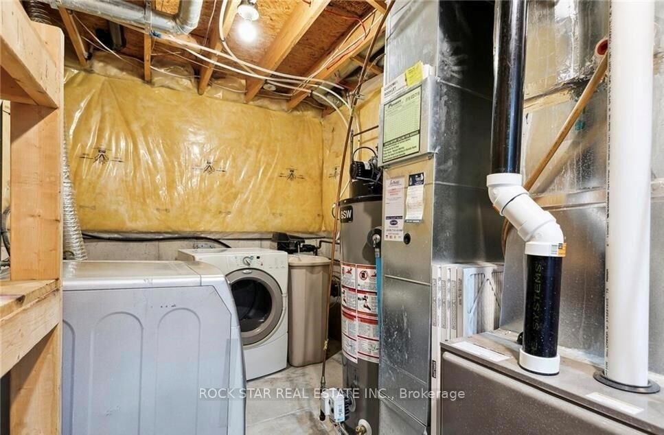 Property Photo:  159 Henhoeffer Crescent  ON N2E 4H2 