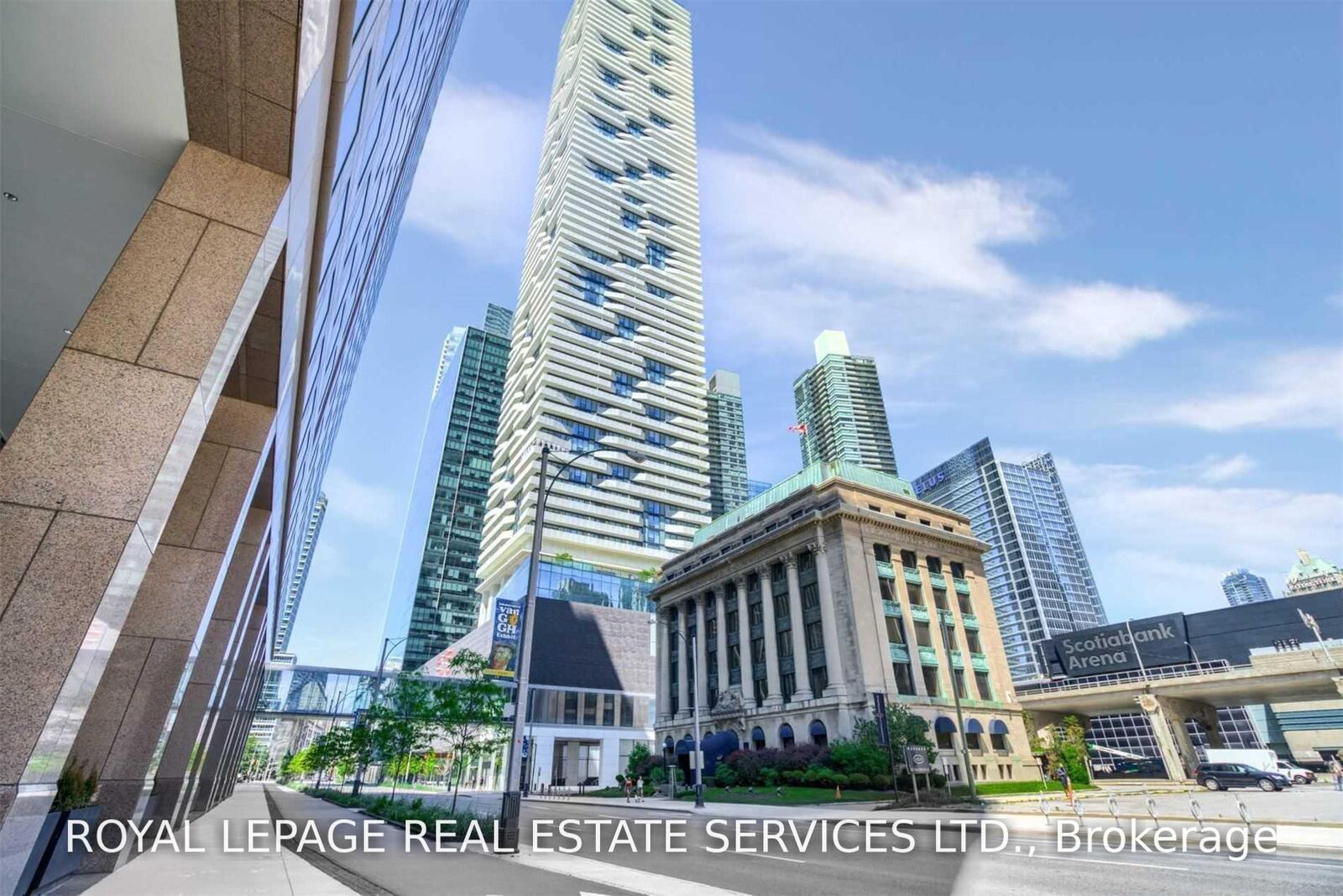 Property Photo:  100 Harbour Street 6308  ON M5J 0B5 