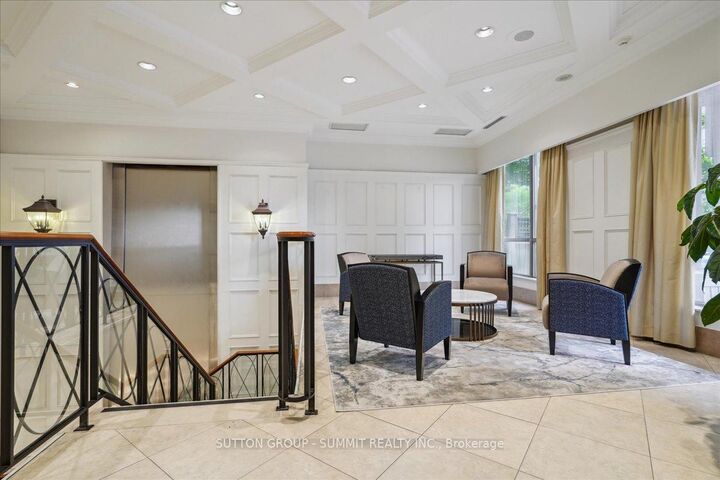 Property Photo: 5229 Dundas Street W 511 ON M9B 6L9