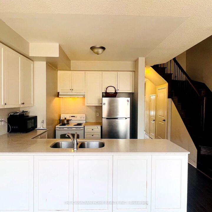Property Photo: 17 Merrybrook Trail ON L7A 4W2