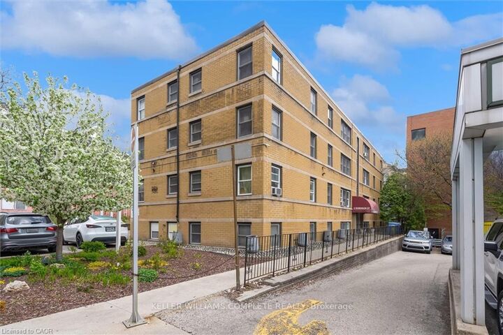 Property Photo: 4 Robinson Street 14 ON L8P 1Y5