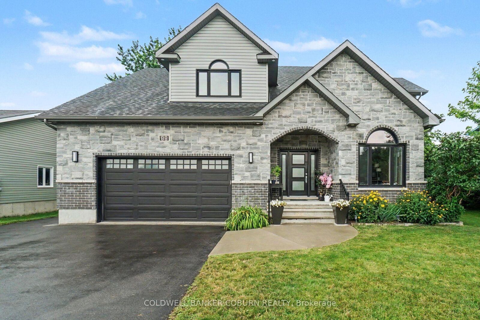 Property Photo:  88 Tabitha Crescent  ON K0C 1H0 