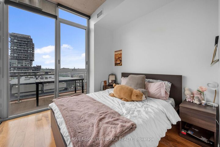 Property Photo:  360 McLeod Street 717  ON K2P 1A4 