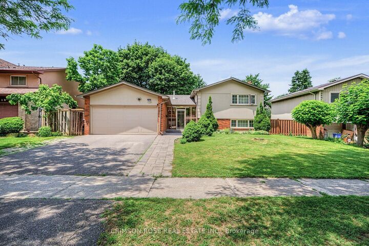 Property Photo: 7018 Cadiz Crescent ON L5N 1Y4