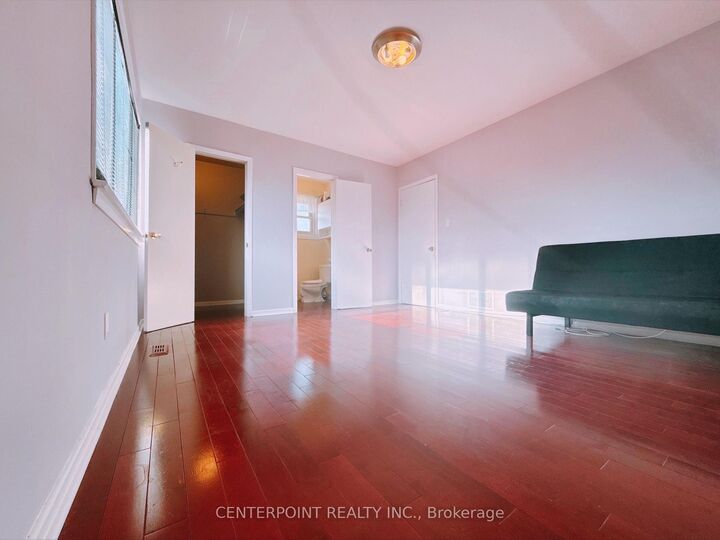 Property Photo:  9 Oakmeadow Boulevard Apt 2  ON M1E 4G2 