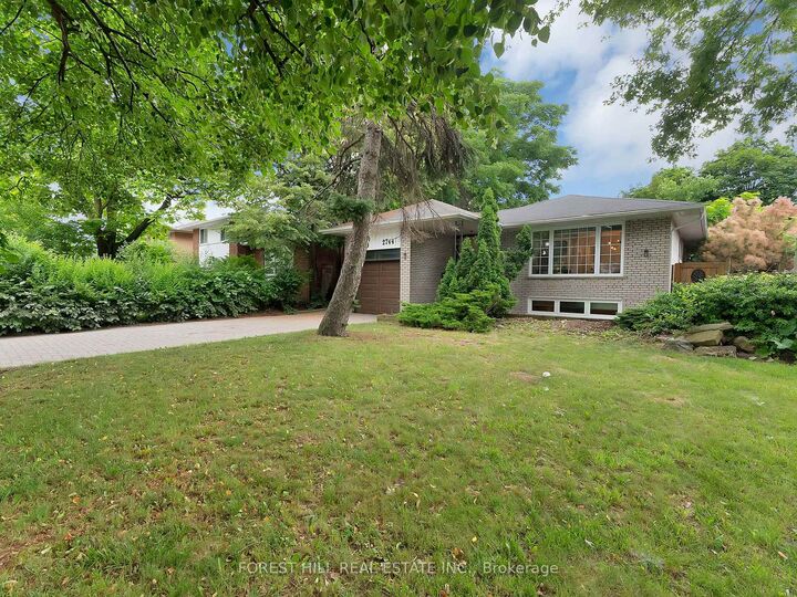 Property Photo: 2744 Truscott Drive ON L5J 2B7