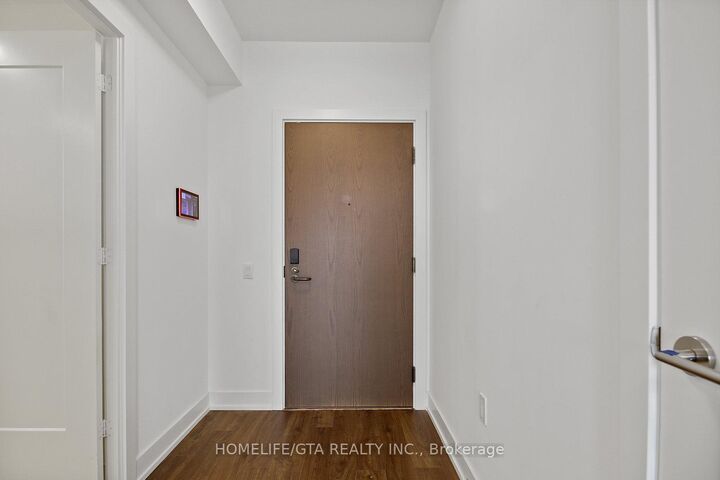 Property Photo:  30 Inn On The Park Drive 2104  ON M3C 0P7 