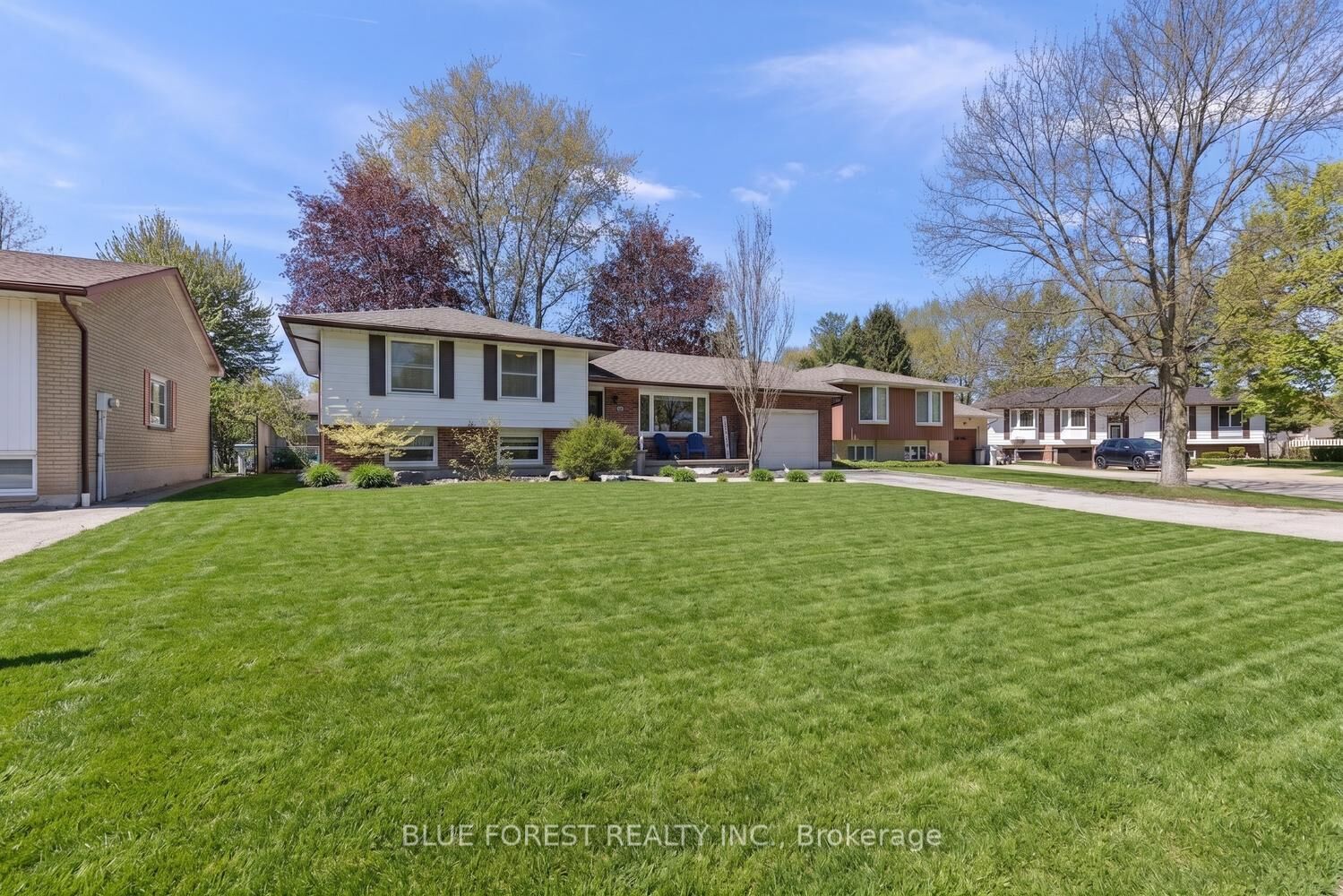 Property Photo: 16 Dell Drive ON N7G 3N5