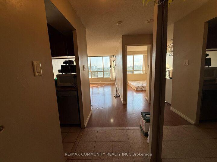 Property Photo: 3050 Ellesmere Road 1711 ON M1E 5E6