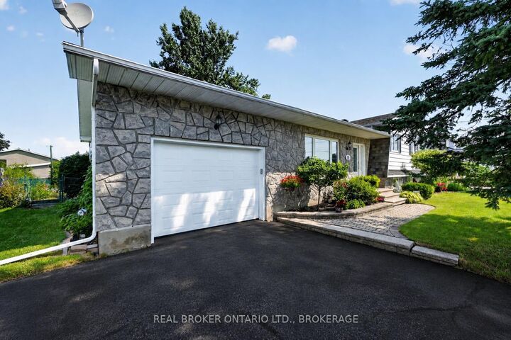 Property Photo: 11 Albert Street ON K0A 1M0