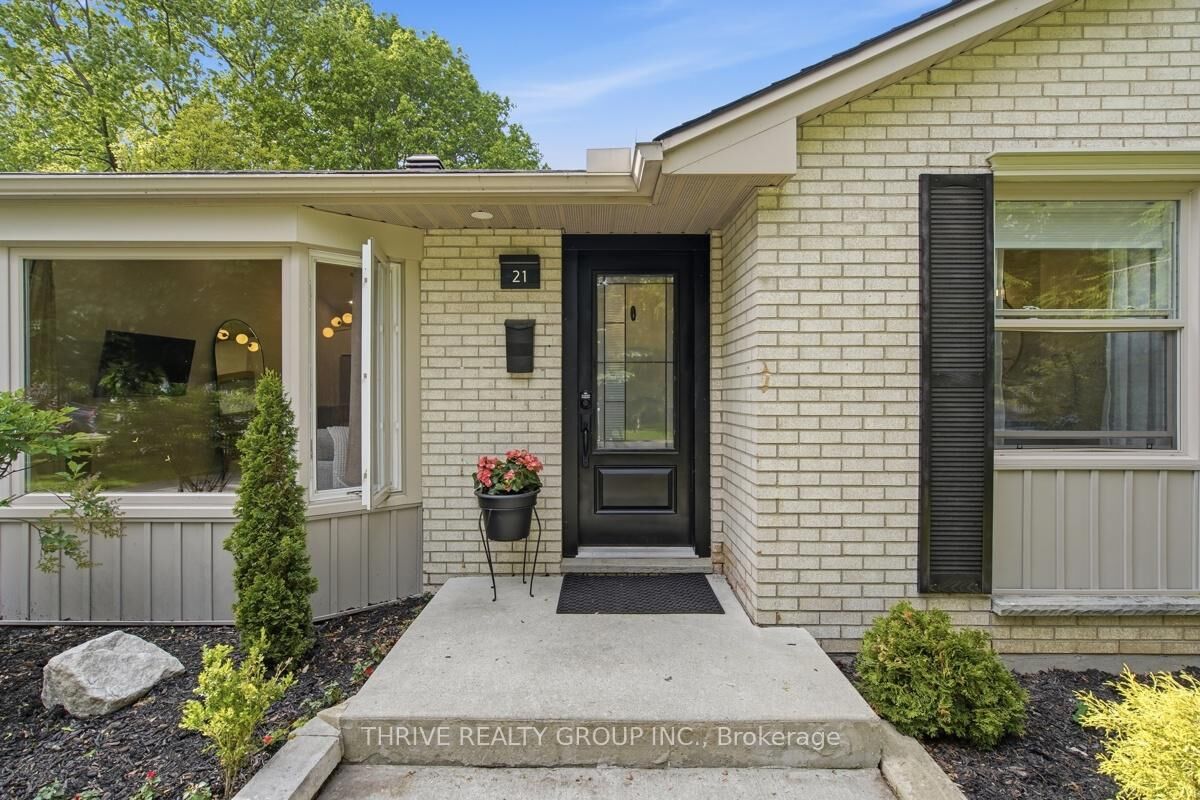 Property Photo:  21 McGill Place Main  ON N5X 1W1 