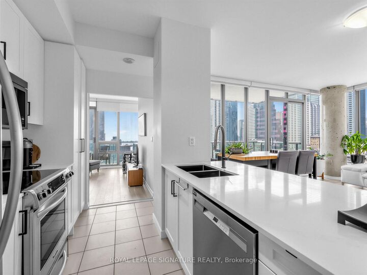 Photo de la propriété: 33 Lombard Street 3101 ON M5C 3H8