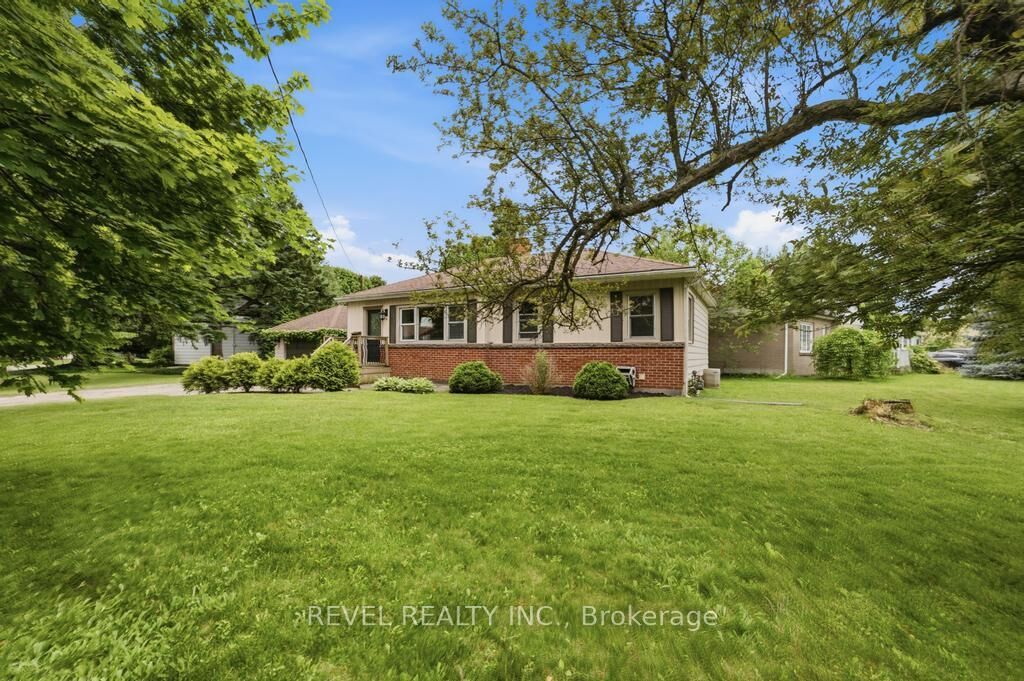 Property Photo: 16 Carrington Court ON L9A 4N6