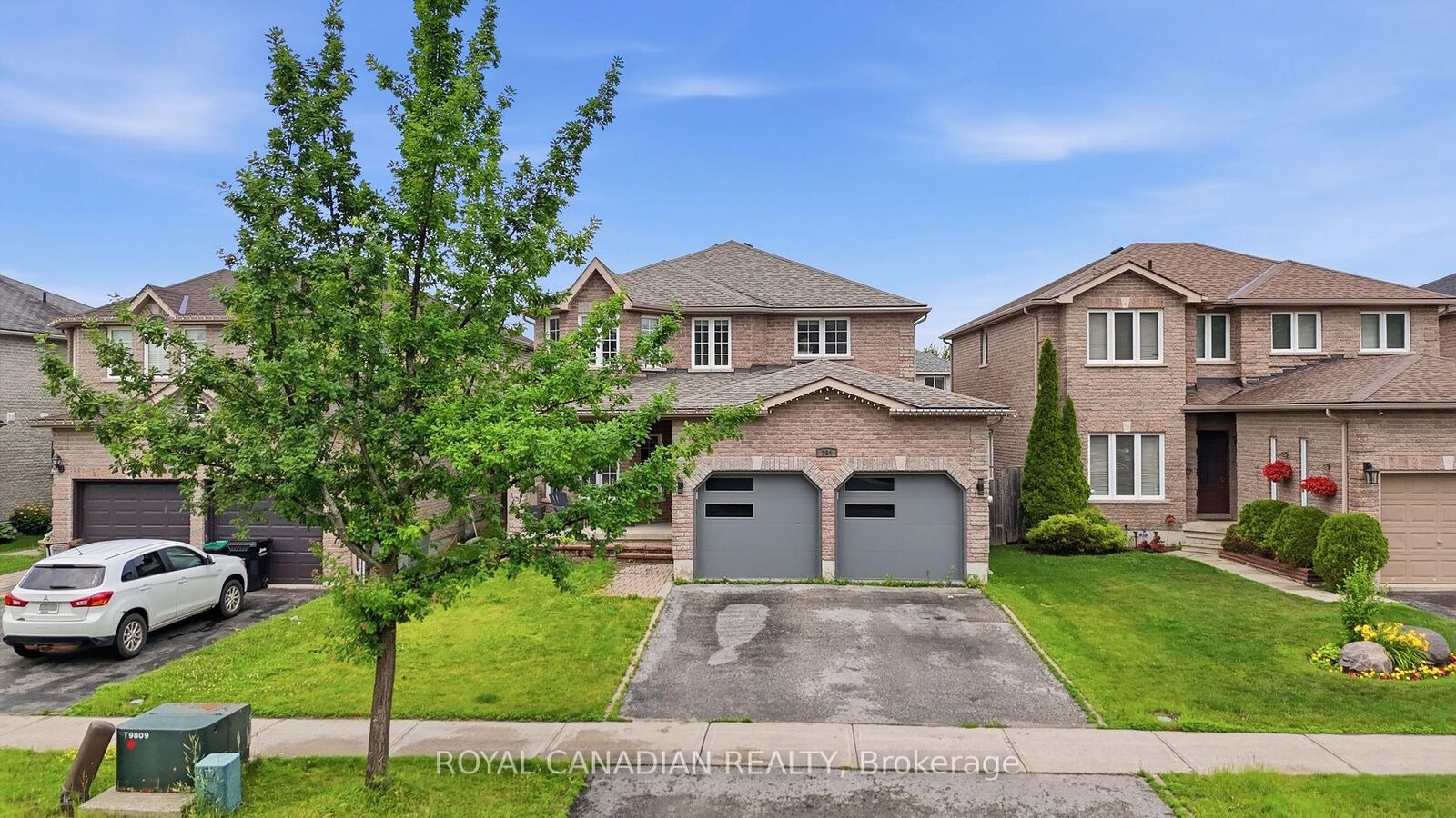 Property Photo:  264 Country Lane  ON L4N 0Y3 