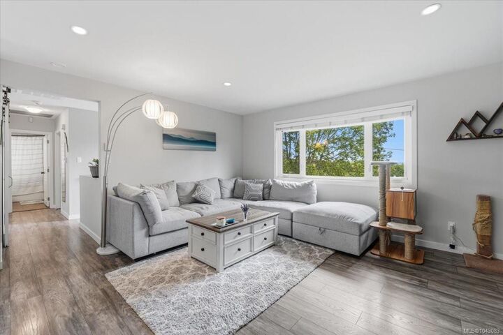 Property Photo:  825 Dogwood Rd  BC V9R 3C2 