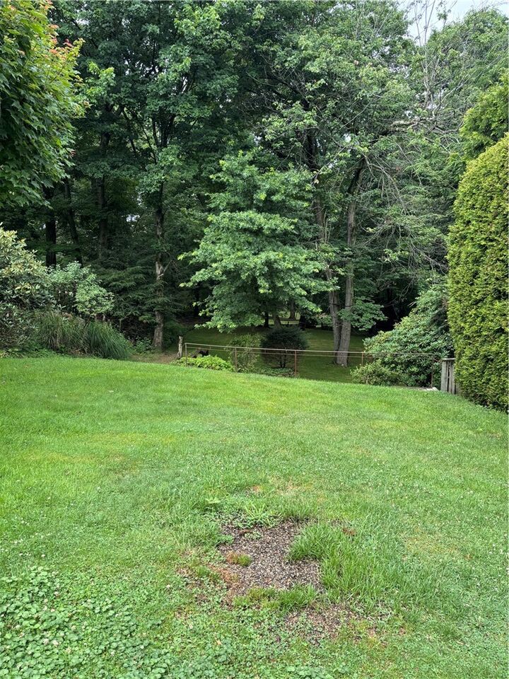 Property Photo:  307 Bayberry Dr  PA 15237 