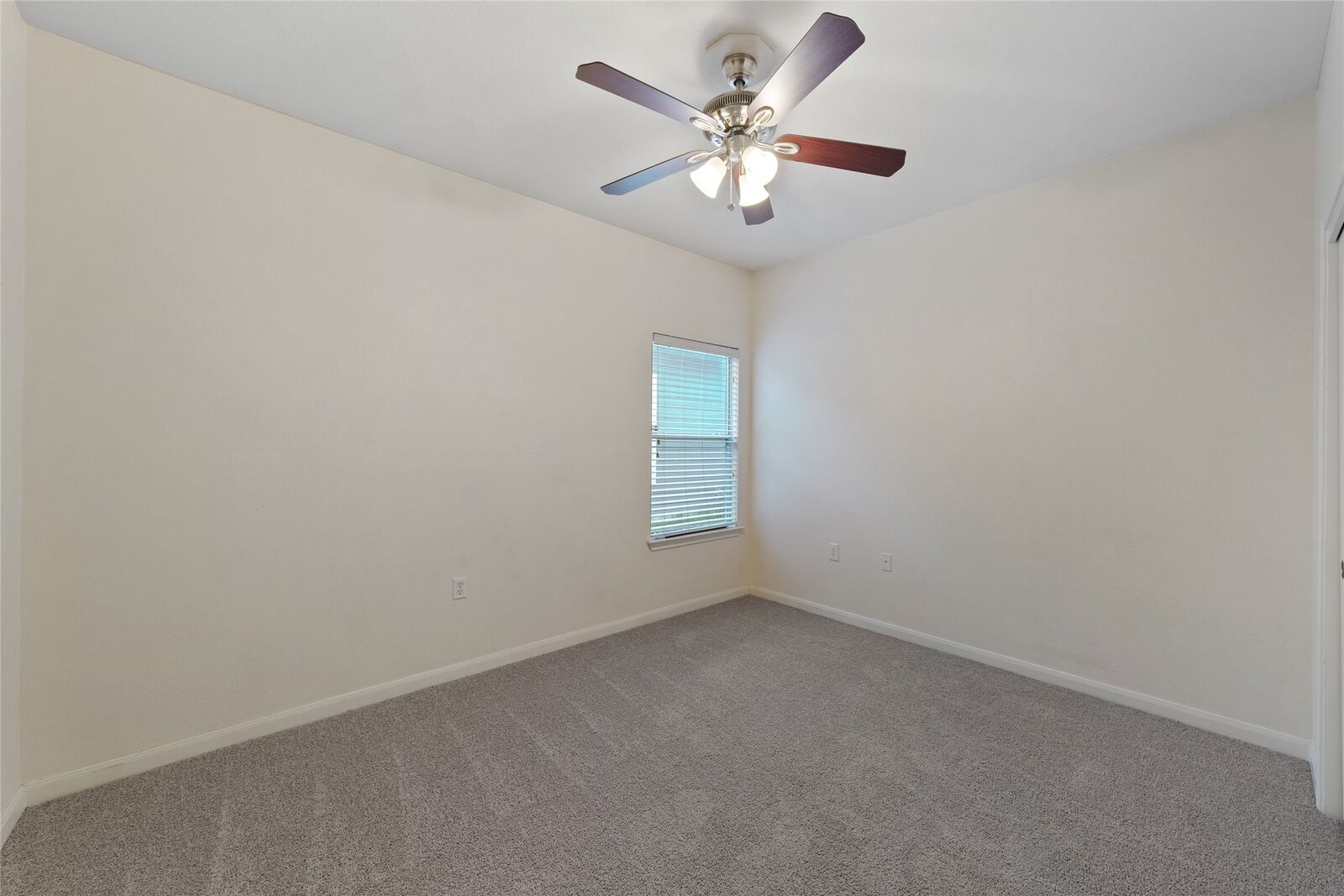 Property Photo: 7513 S Glenn Street TX 78744